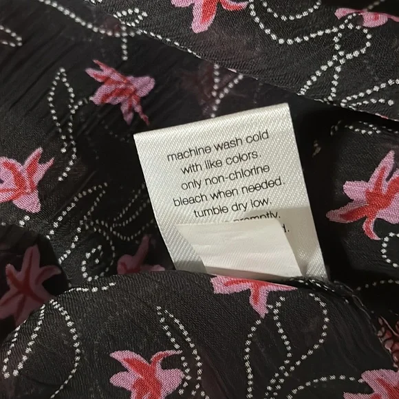 ELIZABETH AND JAMES semi sheer blouse - Picture 9 of 10